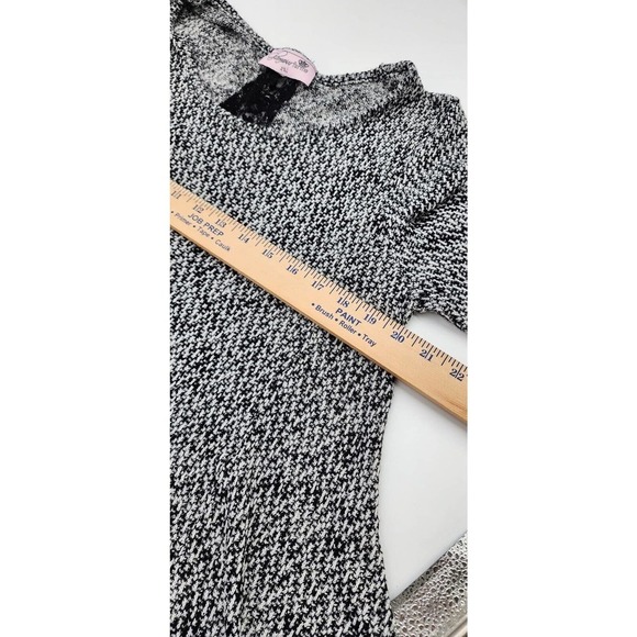 Glamour Farms Boutique Sweater Tunic Asymmetrical Lace Back Size 2X - Picture 4 of 6